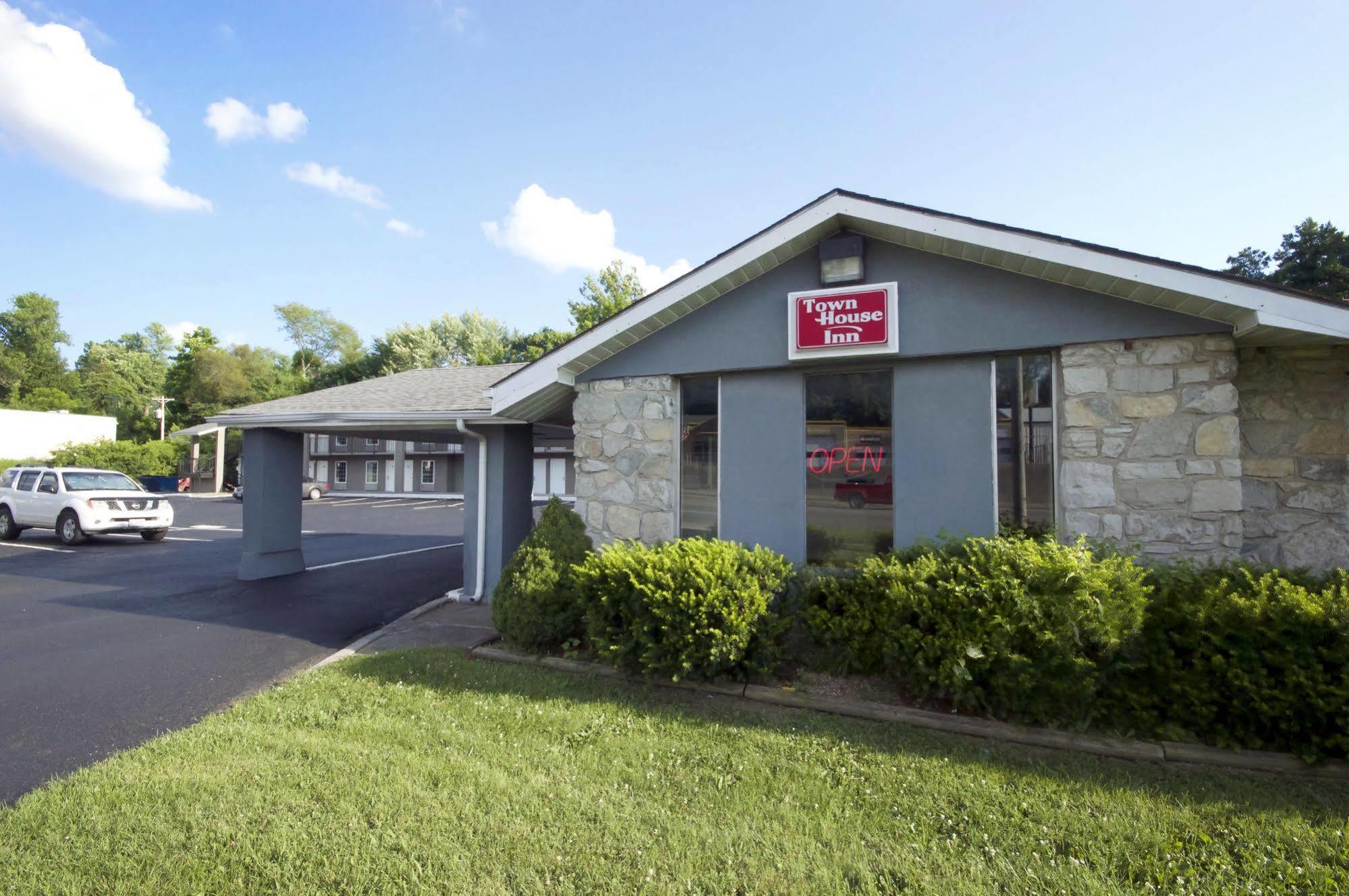 Town House Inn Jackson Bagian luar foto