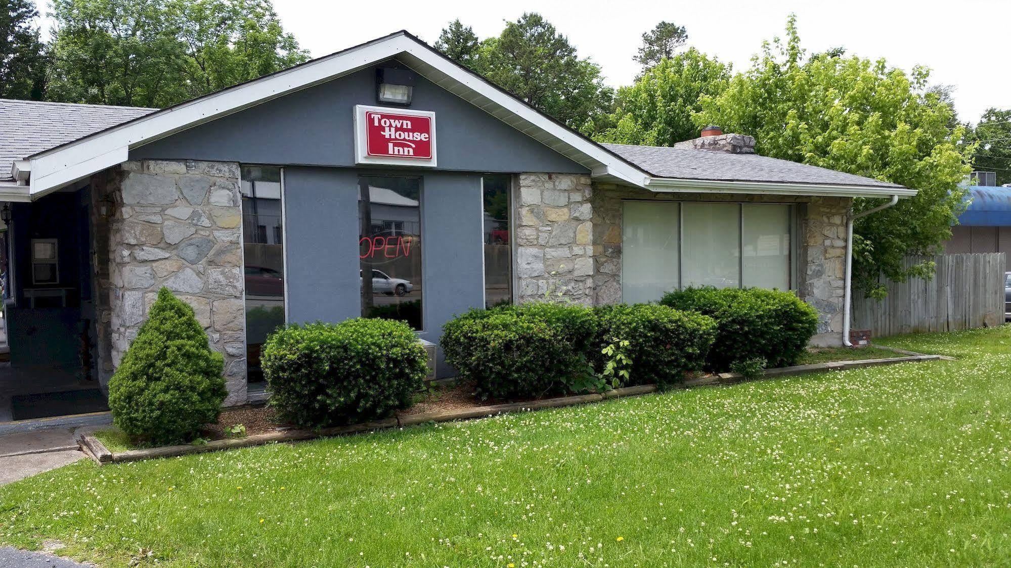 Town House Inn Jackson Bagian luar foto